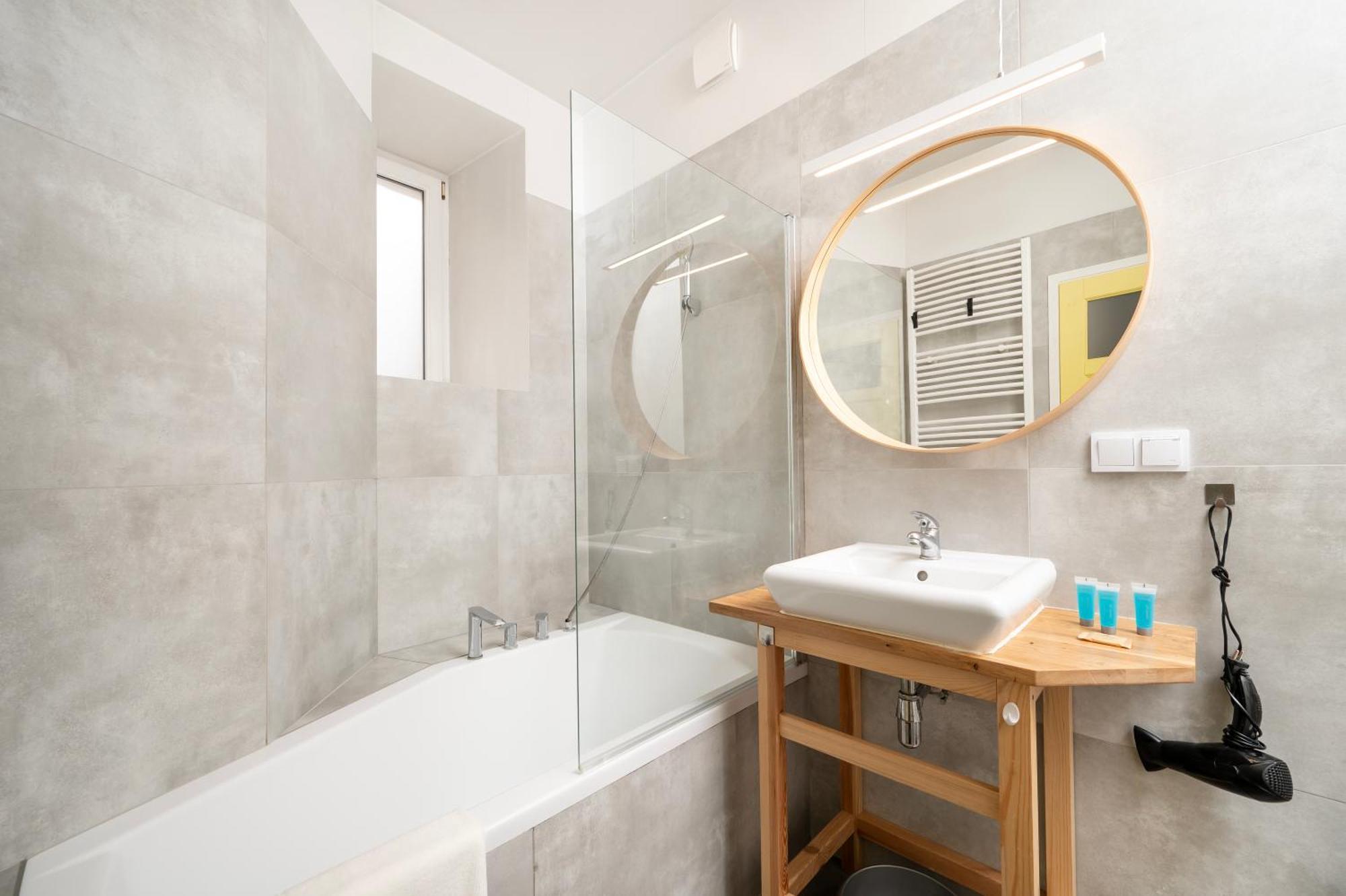 Central Family Apartment Лодз Екстериор снимка
