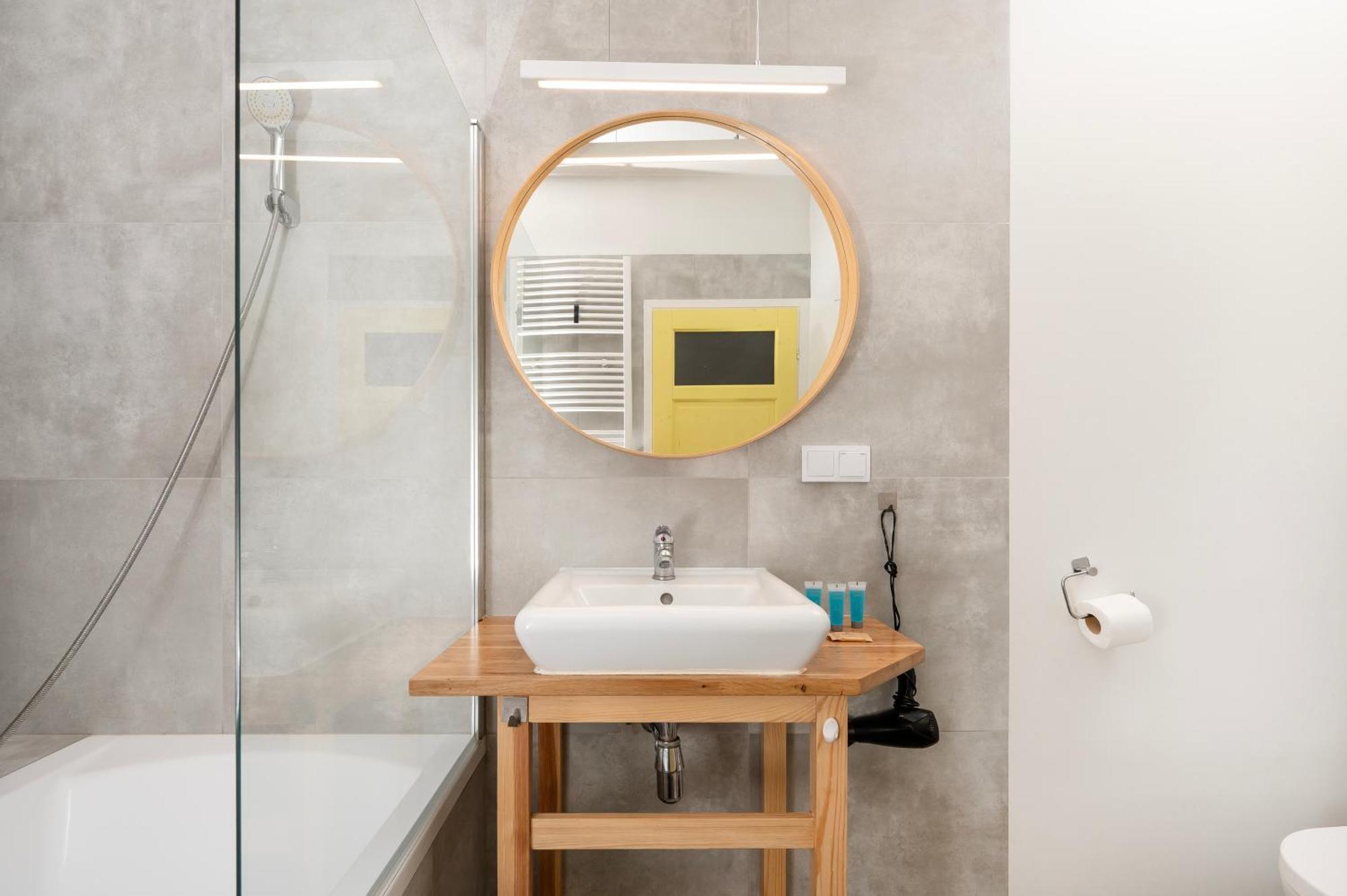 Central Family Apartment Лодз Екстериор снимка